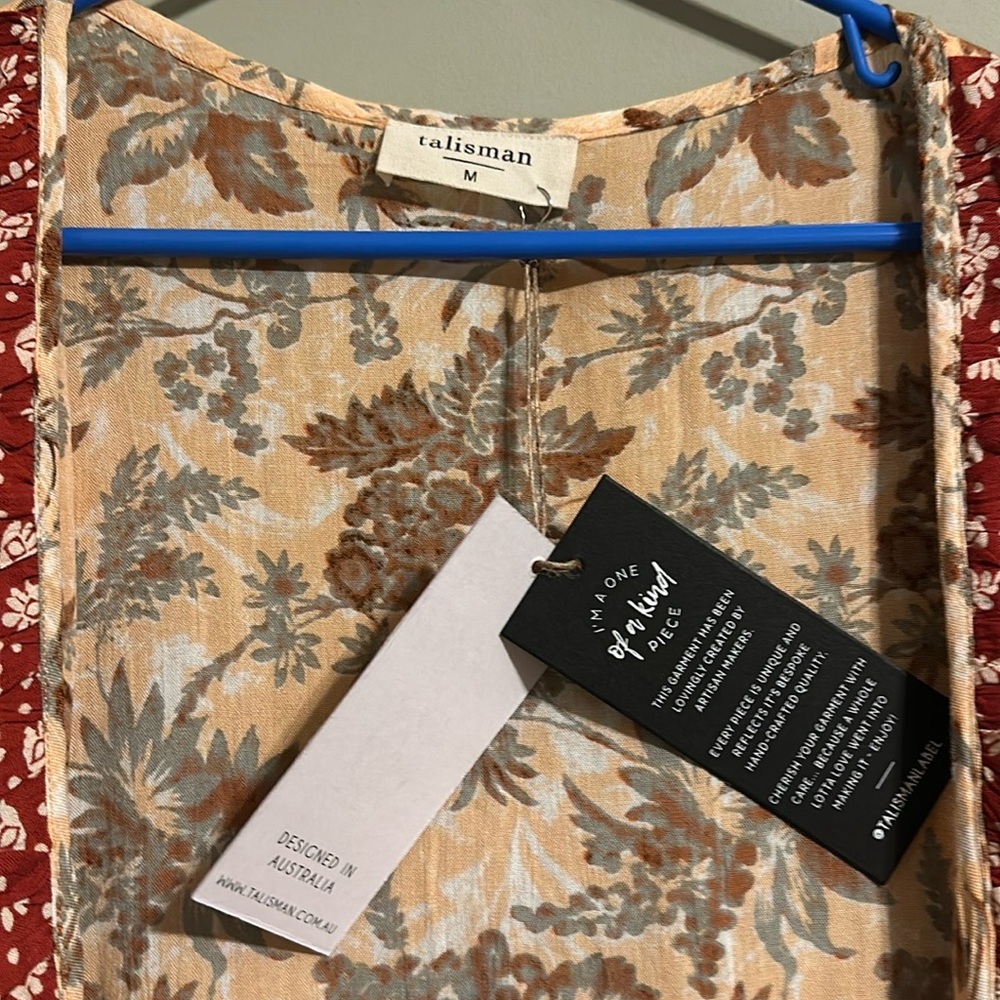 Floral Wrap Dress with Red Accents - Picture 3 of 7